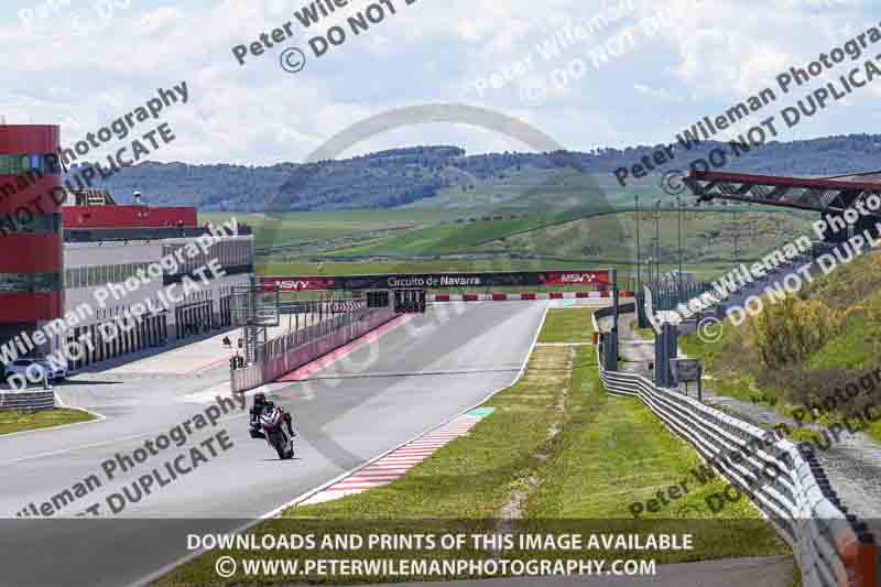 cadwell no limits trackday;cadwell park;cadwell park photographs;cadwell trackday photographs;enduro digital images;event digital images;eventdigitalimages;navarra;no limits trackdays;peter wileman photography;racing digital images;trackday digital images;trackday photos